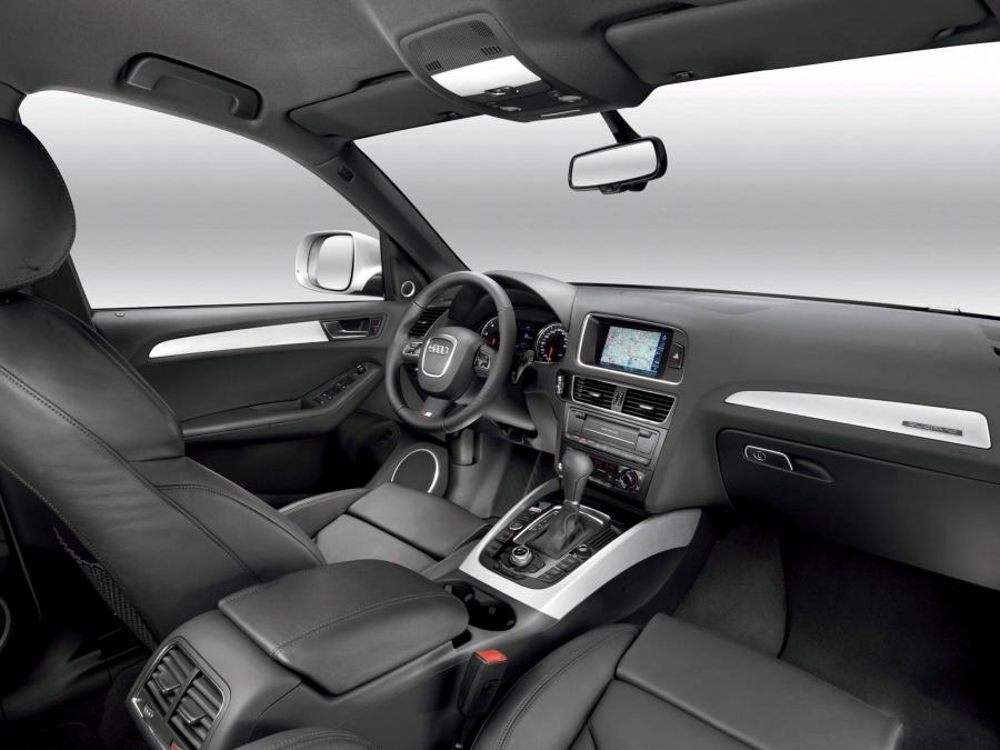 Торпедо Audi Q5 3.0 TDI Quattro S-Line (8R) 2008 года  (фото 5 из 21)